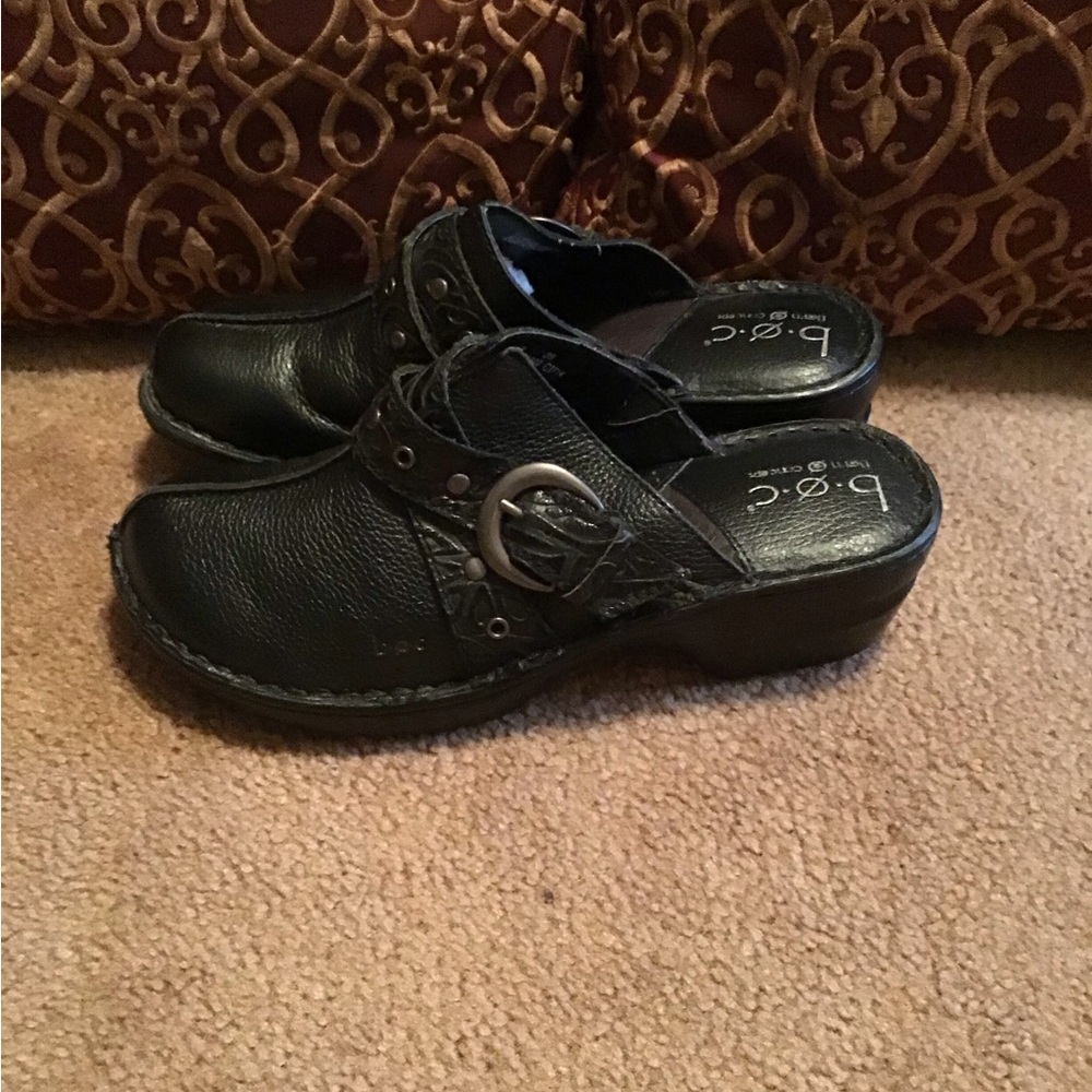b.o.c. Black Leather Slip-On Clogs - Picture 2 of 4